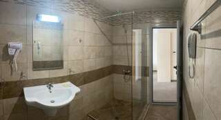 Отель Kamenec Hotel Несебр Полулюкс с балконом (2 взрослых + 2 детей)-7