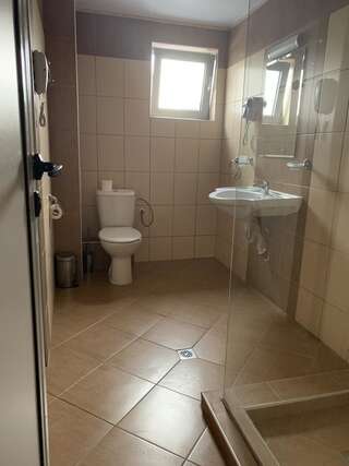 Отель Kamenec Hotel Несебр Полулюкс без балкона (для 2 взрослых и 2 детей)-3