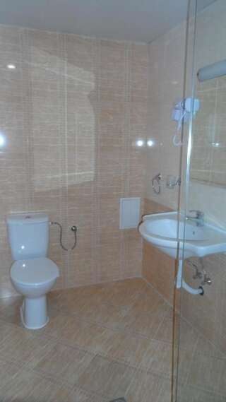 Отель Kamenec Hotel Несебр Полулюкс с балконом (2 взрослых + 2 детей)-18